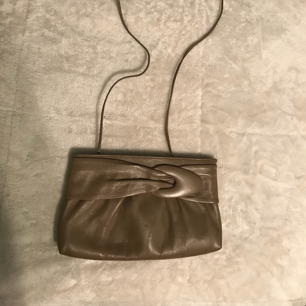 Leather small purse.